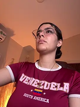 Snapshot of _Niah_ chatting on 02.04.26 Niah online show from 02.04.26