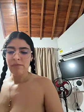 Snapshot of _Niah_ chatting on 02.08.26 Niah online show from 02.08.26