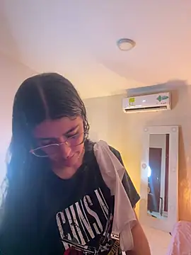 Snapshot of _Niah_ chatting on 02.11.26 Niah online show from 02.11.26