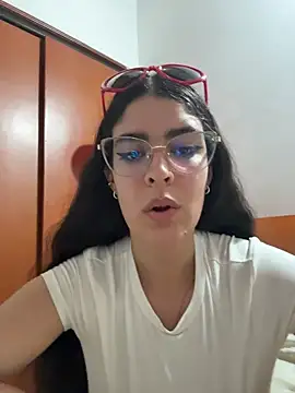 Snapshot of _Niah_ chatting on 02.15.26 Niah online show from 02.15.26