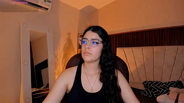 Snapshot of _Niah_ chatting on 02.16.26 Niah online show from 02.16.26