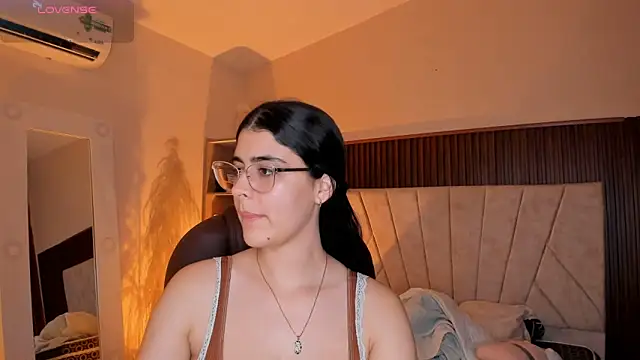 Snapshot of _Niah_ chatting on 02.17.26 Niah online show from 02.17.26