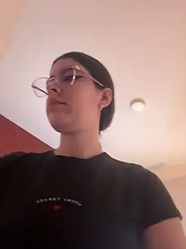 Snapshot of _Niah_ chatting on 03.05.26 Niah online show from 03.05.26