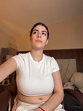 Snapshot of _Niah_ chatting on 04.01.26 Niah online show from 04.01.26