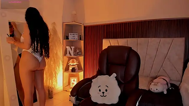 Snapshot of _Niah_ chatting on 04.02.26 Niah online show from 04.02.26