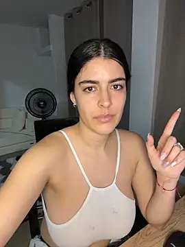 Snapshot of _Niah_ chatting on 04.06.26 Niah online show from 04.06.26