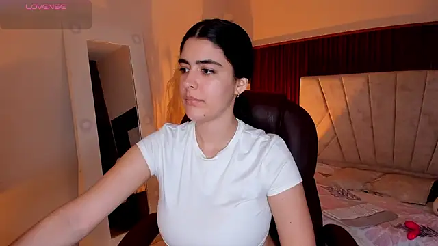 Snapshot of _Niah_ chatting on 04.09.26 Niah online show from 04.09.26