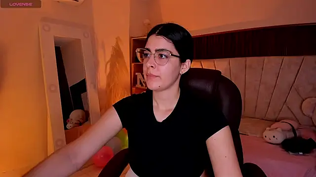 Snapshot of _Niah_ chatting on 04.13.26 Niah online show from 04.13.26