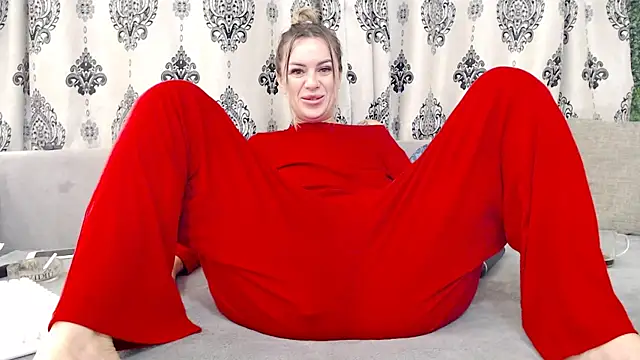 Snapshot of sweetdaiana23 chatting on 11.27.25 sweetdaiana23 online show from 11.27.25