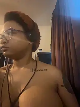 Snapshot of nickytheehawtie chatting on 03.04.26 nickytheehawtie online show from 03.04.26