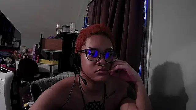 Snapshot of nickytheehawtie chatting on 04.27.26 nickytheehawtie online show from 04.27.26