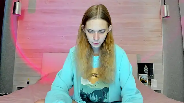 molly hunt  online show from 11.09.25