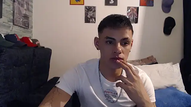 Snapshot of danilohot_19 chatting on 12.16.24 danilohot 19 online show from 12.16.24