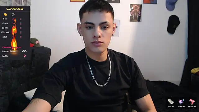 Snapshot of danilohot_19 chatting on 12.17.24 danilohot 19 online show from 12.17.24