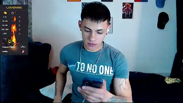 Snapshot of danilohot_19 chatting on 12.20.24 danilohot 19 online show from 12.20.24