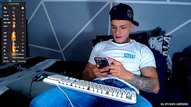 Snapshot of danilohot_19 chatting on 09.14.25 danilohot 19 online show from 09.14.25