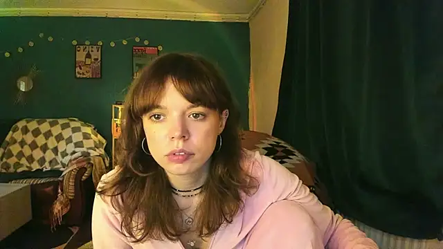 Snapshot of ClancyMorissey chatting on 10.31.25 ClancyMorissey online show from 10.31.25