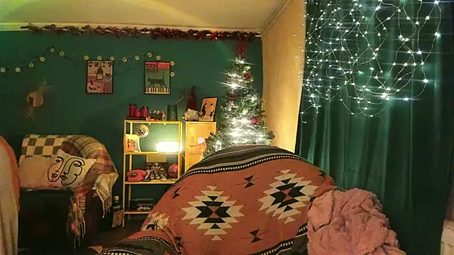 Snapshot of ClancyMorissey chatting on 11.30.25 ClancyMorissey online show from 11.30.25