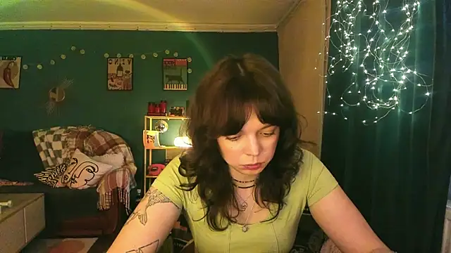 Snapshot of ClancyMorissey chatting on 04.15.26 ClancyMorissey online show from 04.15.26