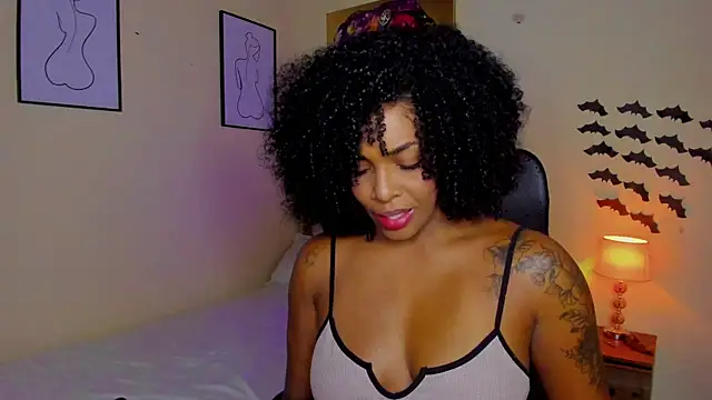 Snapshot of AitanaBrown_ chatting on 10.30.25 AitanaBrown online show from 10.30.25