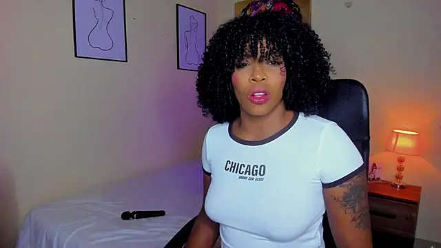 Snapshot of AitanaBrown_ chatting on 11.25.25 AitanaBrown online show from 11.25.25