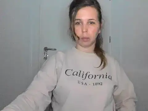 loveis007 online show from 03.18.25