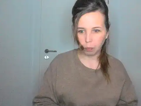 loveis007 online show from 03.18.25