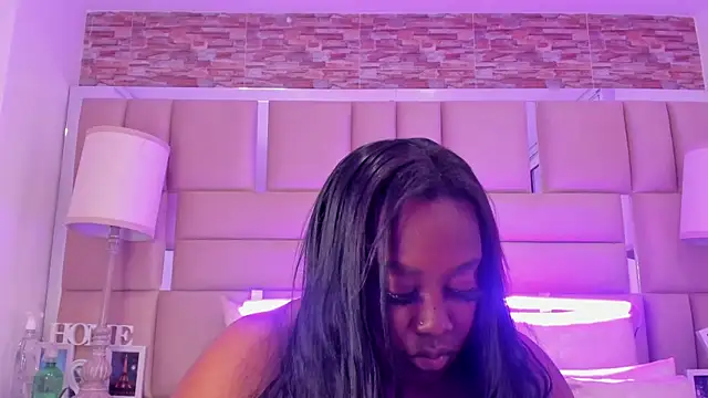 ShaniaBrownn online show from 11.12.25