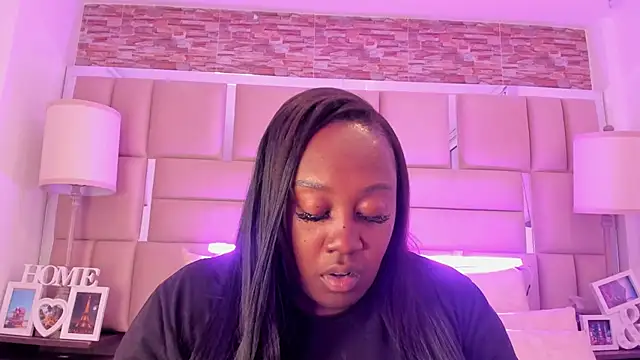 ShaniaBrownn online show from 01.06.26