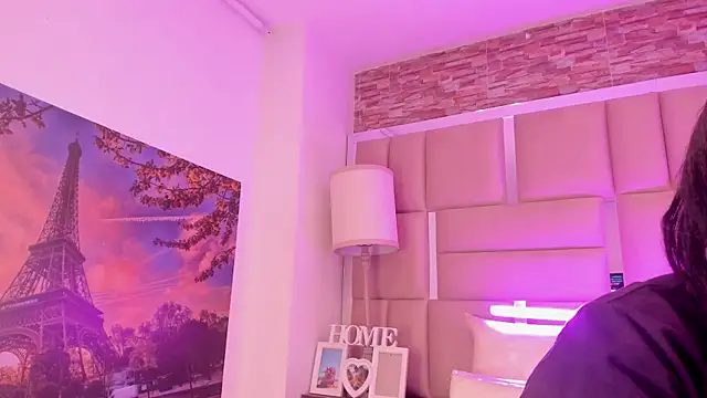 ShaniaBrownn online show from 02.24.26