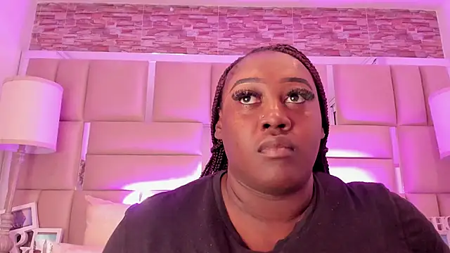 ShaniaBrownn online show from 05.20.26