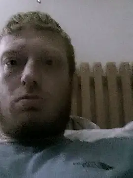 Snapshot of rippedbritish chatting on 11.12.25 rippedbritish online show from 11.12.25