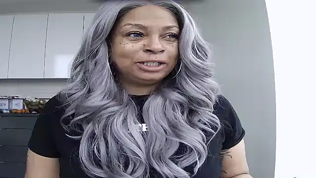 Snapshot of MSweetLindaParks chatting on 05.23.26 MSweetLindaParks online show from 05.23.26