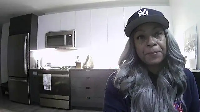 Snapshot of MSweetLindaParks chatting on 07.17.26 MSweetLindaParks online show from 07.17.26