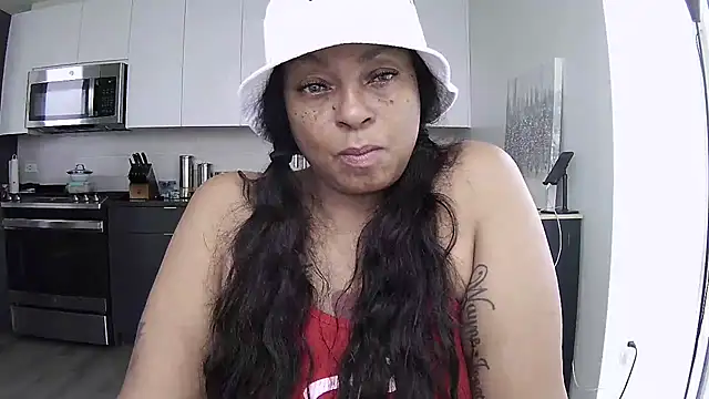 Snapshot of MSweetLindaParks chatting on 07.21.26 MSweetLindaParks online show from 07.21.26