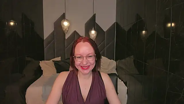 Snapshot of NikaGentle chatting on 11.03.25 NikaGentle online show from 11.03.25