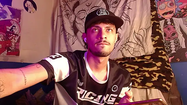 Snapshot of Apolo_S chatting on 09.25.25 Apolo S online show from 09.25.25