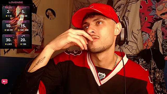 Snapshot of Apolo_S chatting on 11.28.25 Apolo S online show from 11.28.25