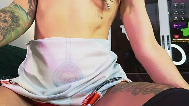 Snapshot of Evangelyne_1 chatting on 10.25.25 Evangelyne 1 online show from 10.25.25