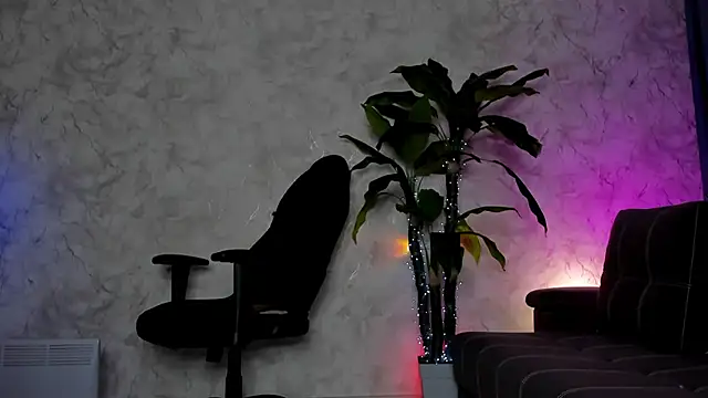 Emma7 online show from 10.31.25