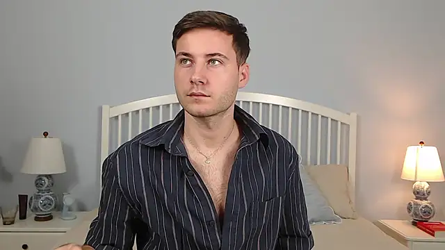 Snapshot of JustinMorrisX chatting on 10.02.25 JustinMorrisX online show from 10.02.25