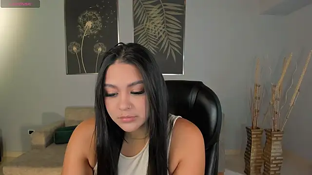 Snapshot of ToriCrossX chatting on 01.22.25 ToriCrossX online show from 01.22.25