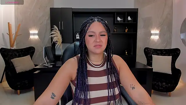 Snapshot of ToriCrossX chatting on 02.26.25 ToriCrossX online show from 02.26.25