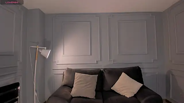 Snapshot of ToriCrossX chatting on 12.01.25 ToriCrossX online show from 12.01.25