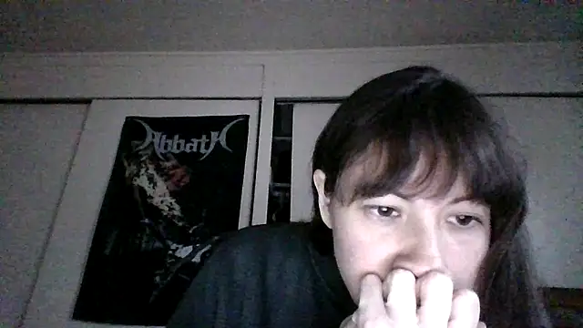 Snapshot of petitedoll29 chatting on 12.08.24 petitedoll29 online show from 12.08.24