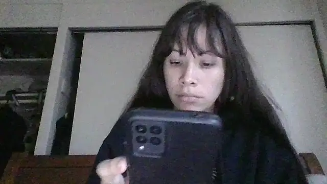 Snapshot of petitedoll29 chatting on 12.18.24 petitedoll29 online show from 12.18.24