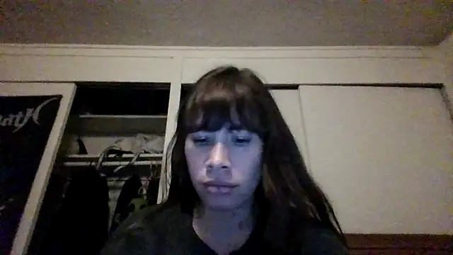 Snapshot of petitedoll29 chatting on 12.25.24 petitedoll29 online show from 12.25.24