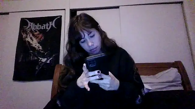 Snapshot of petitedoll29 chatting on 12.28.24 petitedoll29 online show from 12.28.24