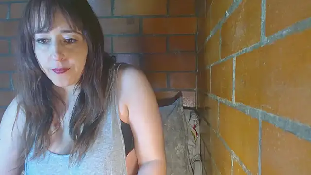 Snapshot of jenniferS_ chatting on 03.09.25 jenniferS online show from 03.09.25