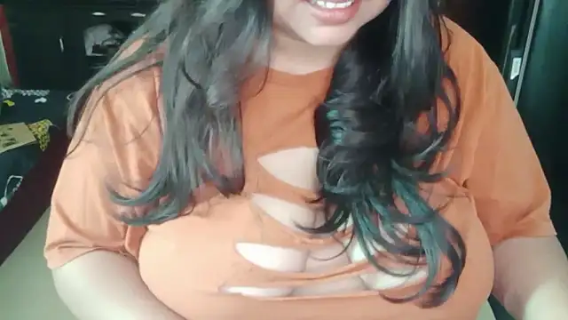 Snapshot of yoursnishaa chatting on 01.19.25 yoursnishaa online show from 01.19.25